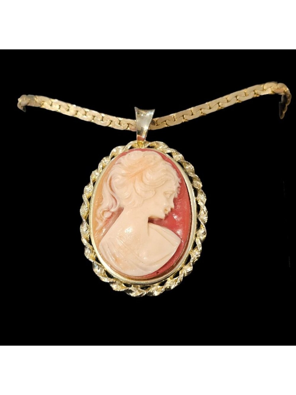 VTG Cameo Pendant Necklace Gold Tone Victorian Revival 24" Korea